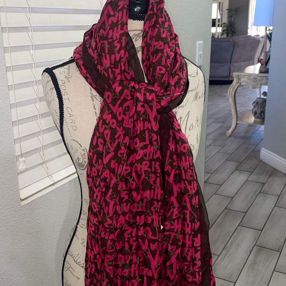 Louis Vuitton Stylish Pink and Brown Scarf - Picture 1 of 5